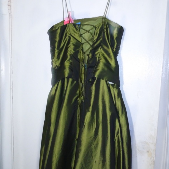 Formal Wear Zum Zum by Niki Livas - Picture 5 of 6